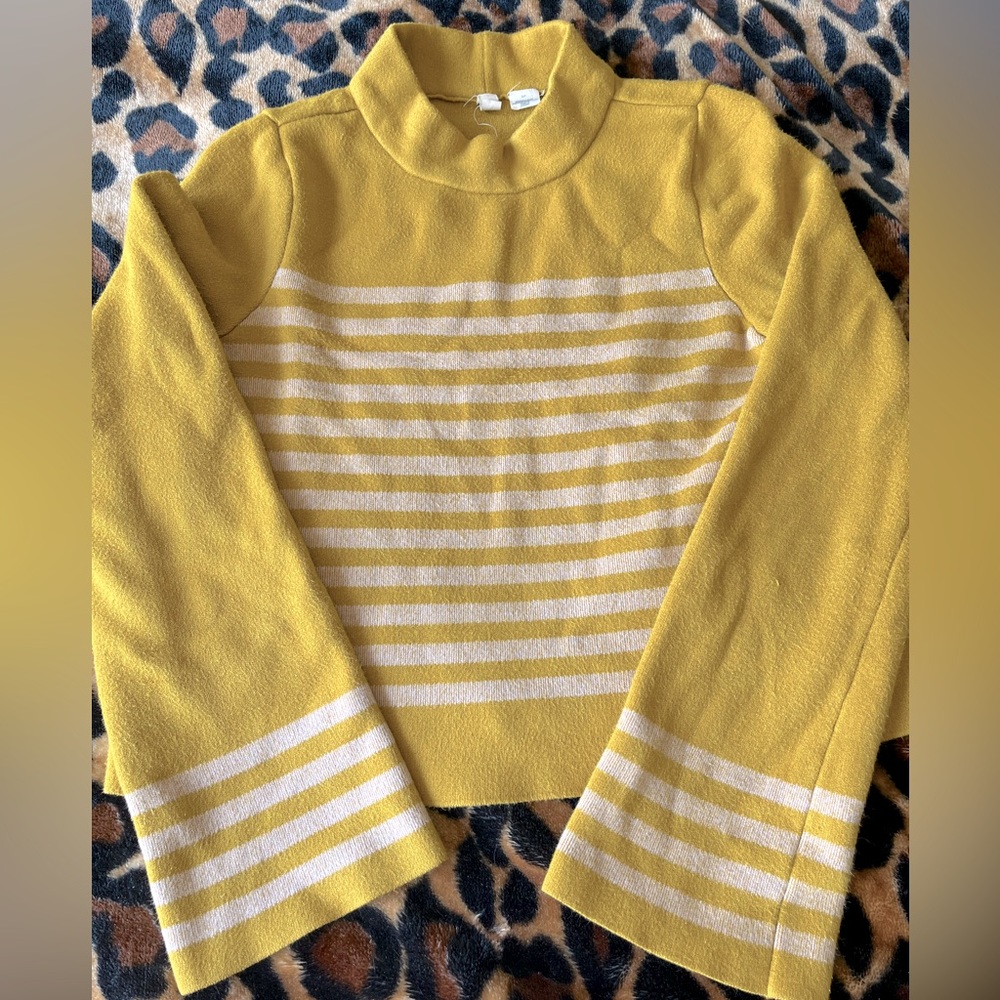 Retro Mustard Bell Sleeve Slight Crop Small 70’s Style Sweatshirt